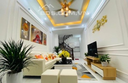 Bán nhà Hưng Thịnh, phân lô ô tô đỗ cửa 80 m2, 13 tỷ 800